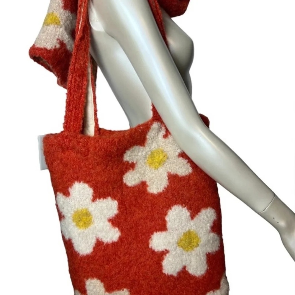 ❤️SOLD❤️ ✨HP X 5✨ FP FLOWER POWER CARRY ON SCARF SET - Picture 5 of 16